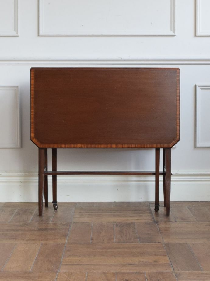 畳んだ時のサザーランドテーブル