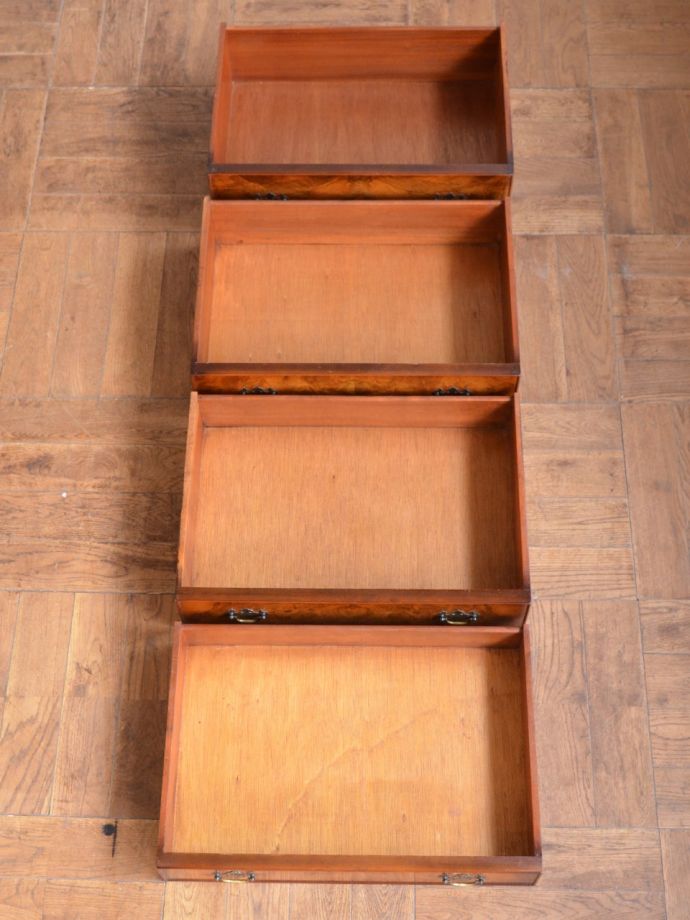 アンティーク家具の引き出し