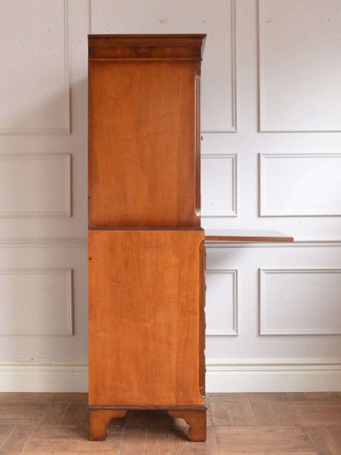 カップボードチェストの側面