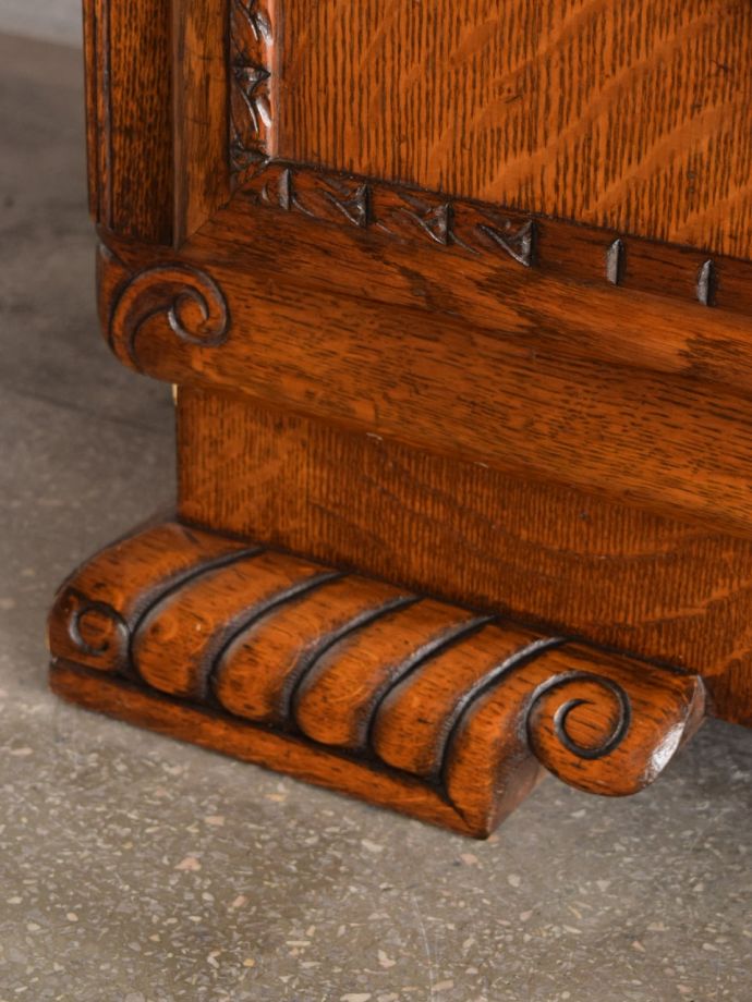 アンティーク家具の脚