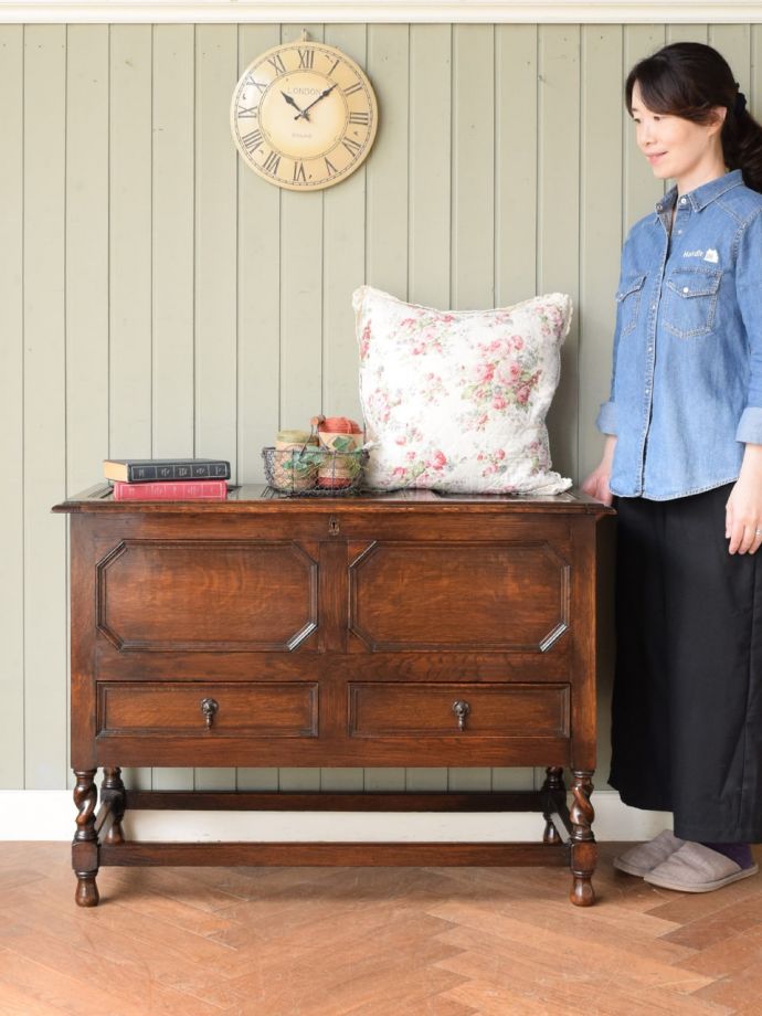 ブランケットボックス・収納ボックス　アンティーク家具　イギリスのアンティーク家具、ブランケットチェスト（コファ）　いろんな場所で便利に使えるアンティーク家具の中で一番基本となるブランケットボックス。(j-2738-f)