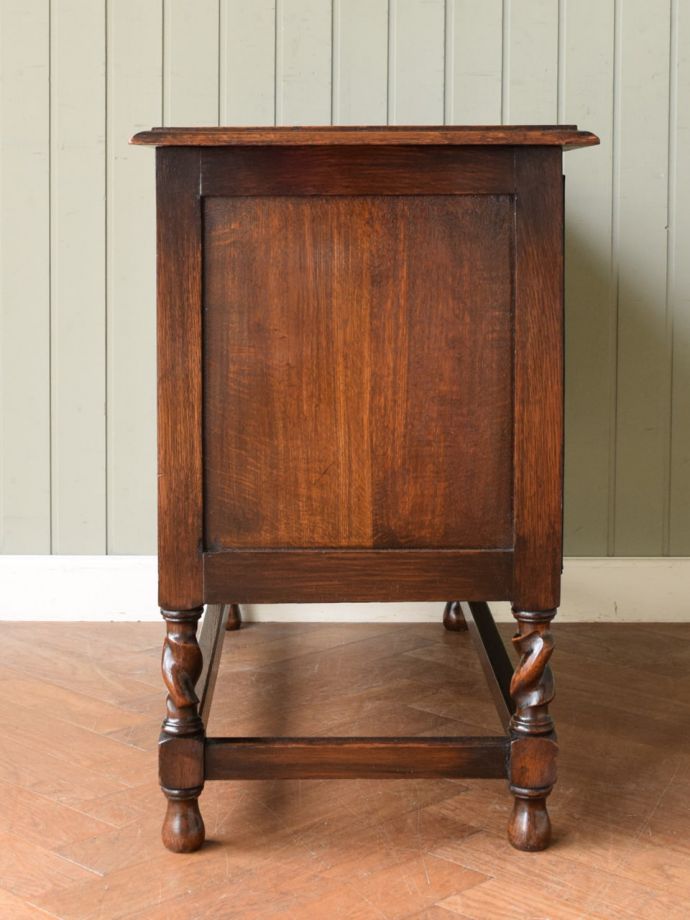 ブランケットボックス・収納ボックス　アンティーク家具　イギリスのアンティーク家具、ブランケットチェスト（コファ）　横顔だってカッコいい横から見るとこんな感じです。(j-2738-f)