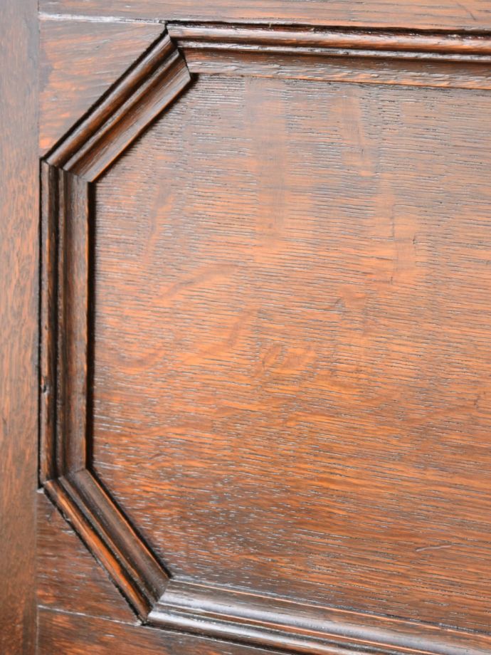 ブランケットボックス・収納ボックス　アンティーク家具　イギリスのアンティーク家具、ブランケットチェスト（コファ）　繊細で美しい彫刻まだ機械がそんなに発達していない時代に、どうやって彫ったんでしょう･･･見事です。(j-2738-f)