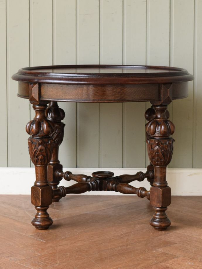 コーヒーテーブルの側面