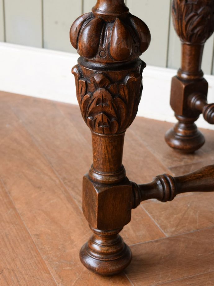 アンティーク家具の脚