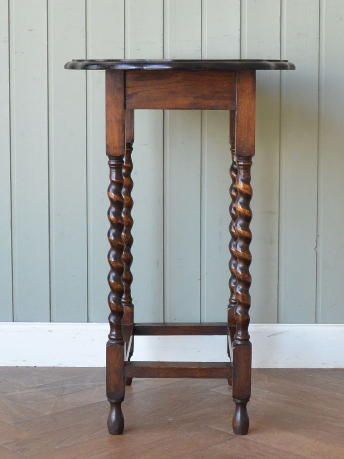 オケージョナルテーブルの側面