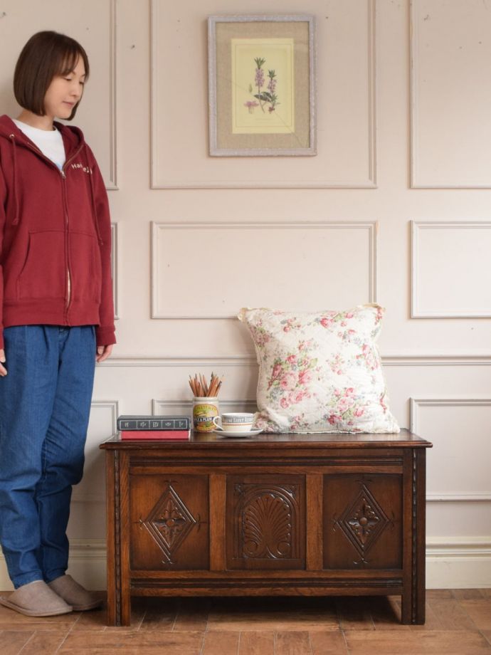 ブランケットボックス・収納ボックス　アンティーク家具　コファー　いろんな場所で便利に使えるアンティーク家具の中で一番基本となるブランケットボックス。(j-2741-f)