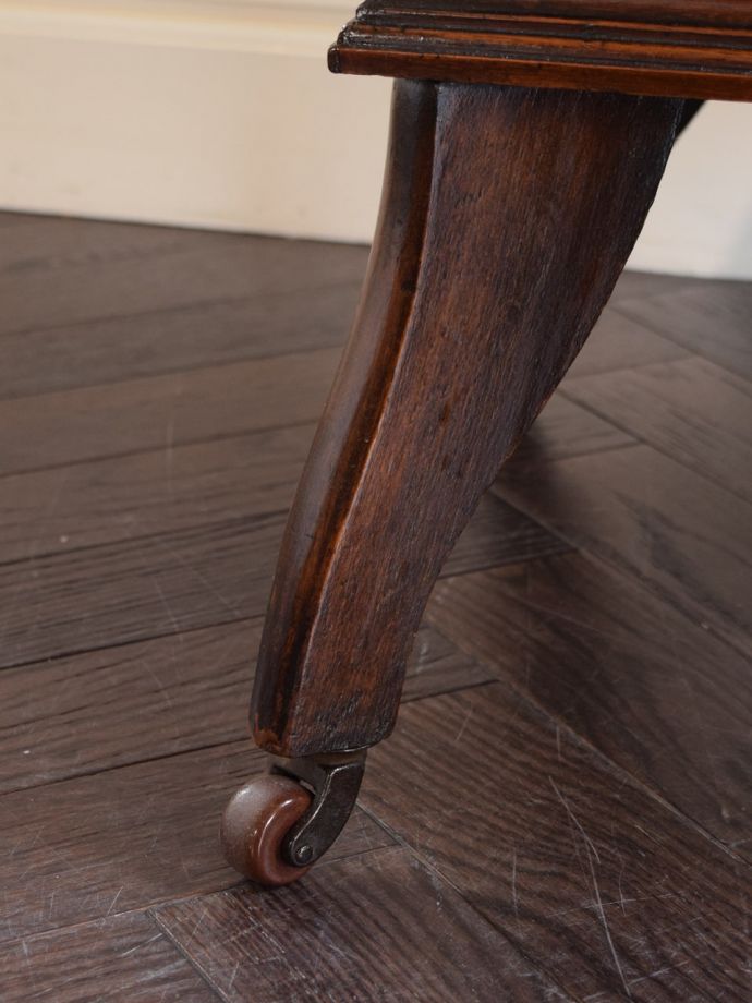 アンティーク家具の脚