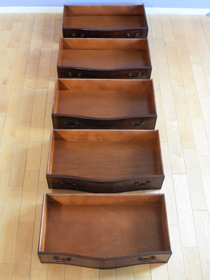 チェストの引き出し