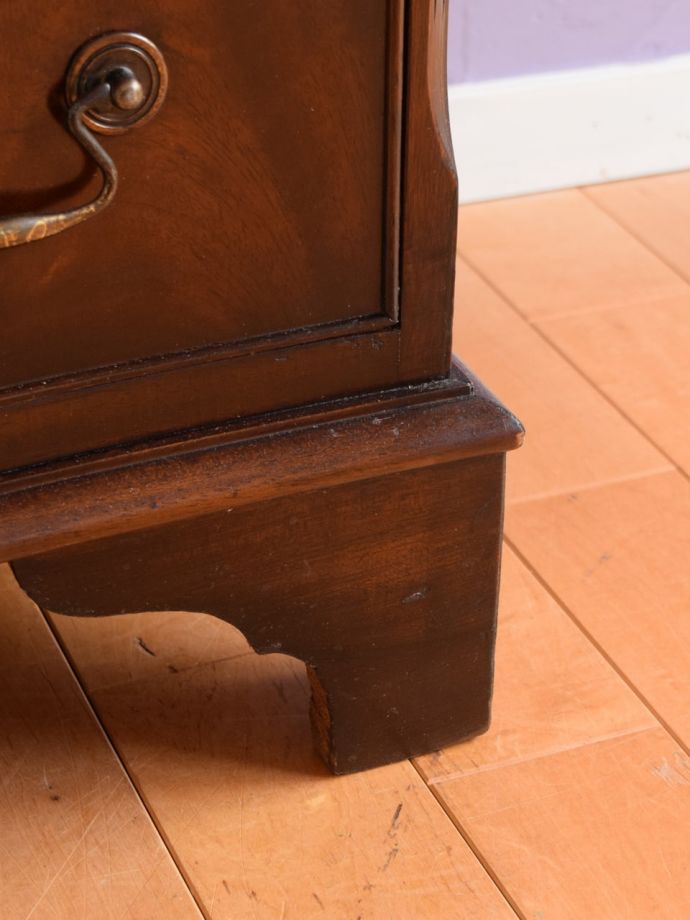 アンティーク家具の脚