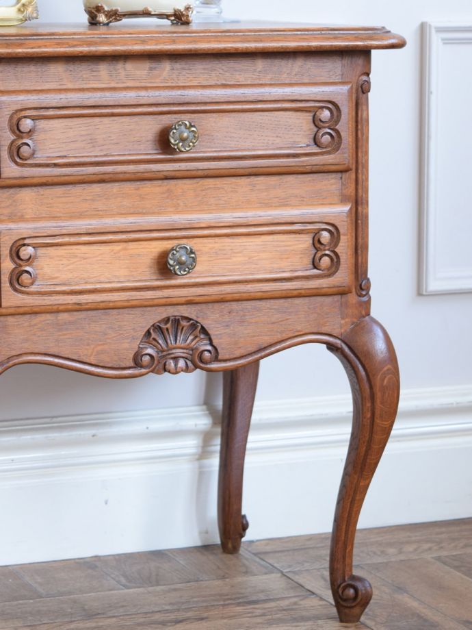 フランスアンティーク家具らしさが漂う装飾