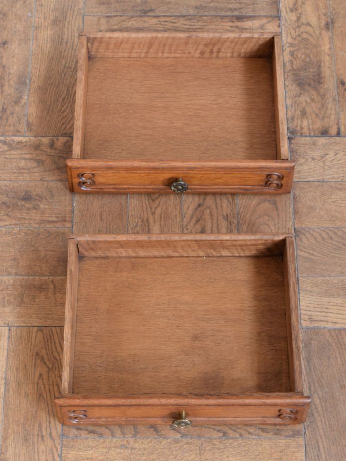 チェストの引き出しの中