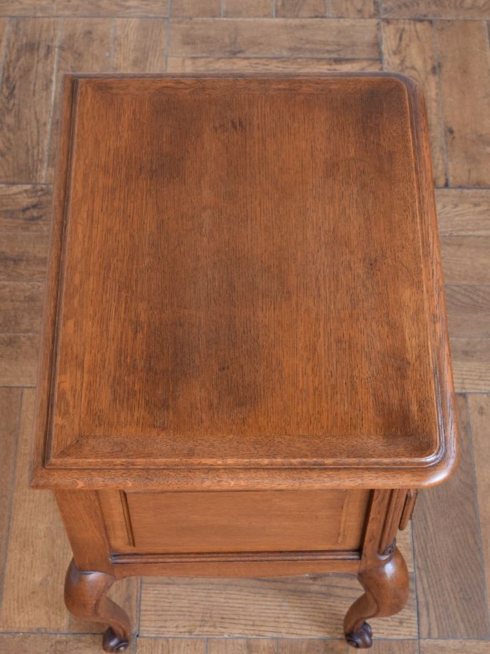 サイドチェストの天板