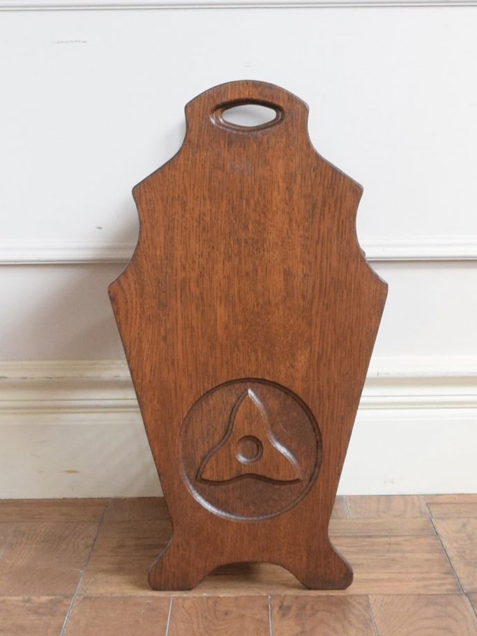 マガジンラック アンティーク家具 マガジンラック 横から見ると・・・360度、どの角度から見てもキレイに仕上がっています。(j-2748-f)