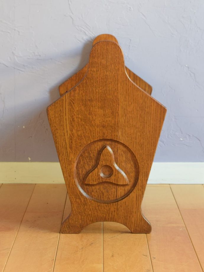 マガジンラック　アンティーク家具　マガジンラック　横から見てもキレイです360度、どの角度から見てもキレイに仕上がっています。(j-2749-f)