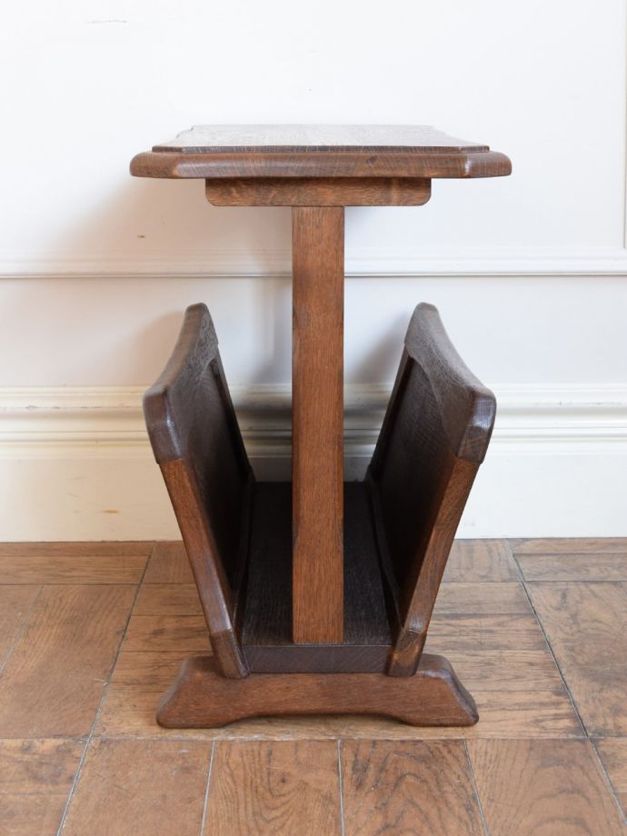 マガジンラックの横顔