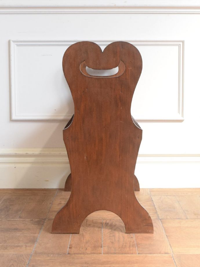 マガジンラック　アンティーク家具　マガジンラック　横から見ると･･･360度、どの角度から見てもキレイに仕上がっています。(j-2751-f)