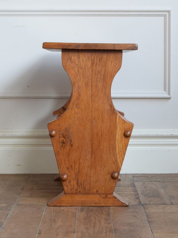 マガジンラックの側面