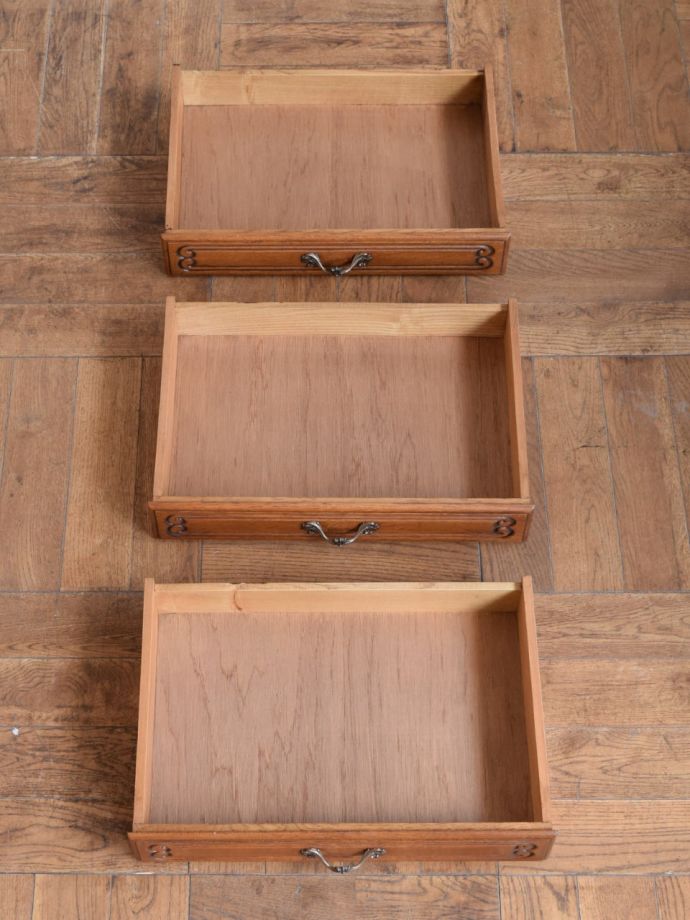 アンティークのチェスト　アンティーク家具　チェスト　実用的にチェストとして使いましょう！アンティーク家具と言えども家具。(j-2758-f)