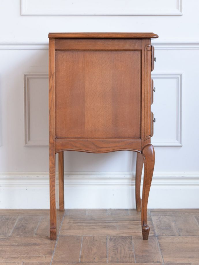 アンティークのチェスト　アンティーク家具　チェスト　横から見てもステキ横から見るとこんな感じ。(j-2758-f)