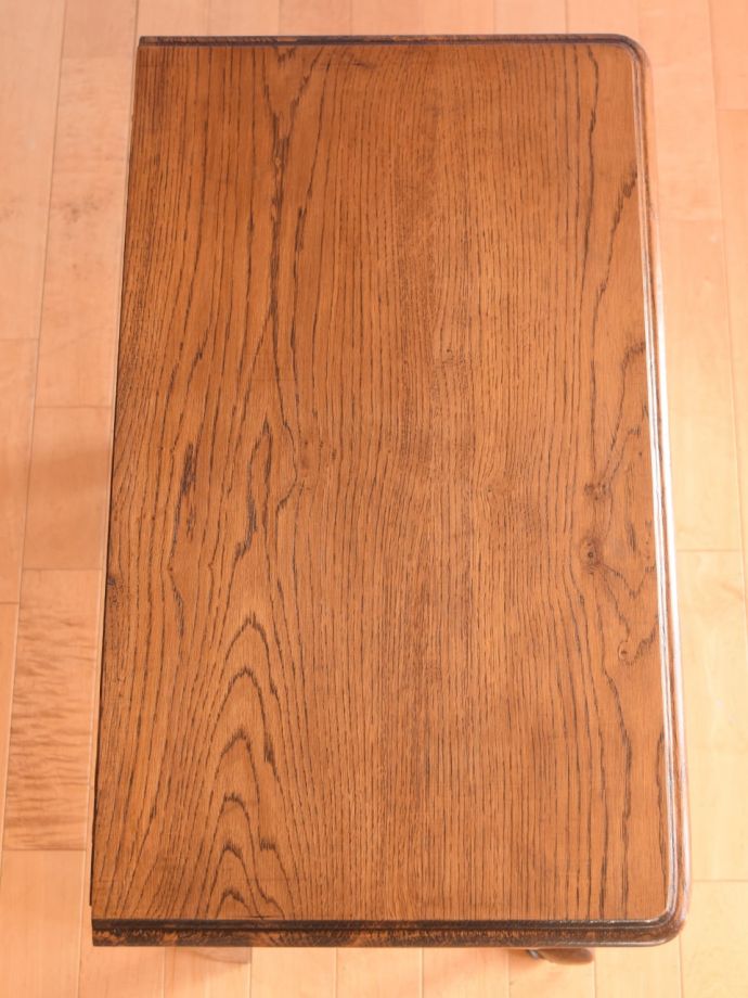 アンティークのチェスト アンティーク家具 キャビネット 何を置こうかな・・・?チェストを上から見るとこんな形です。(j-2762-f)