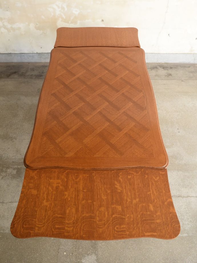 フランスの伸長式テーブルの天板