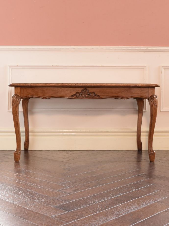 コーヒーテーブルの側面