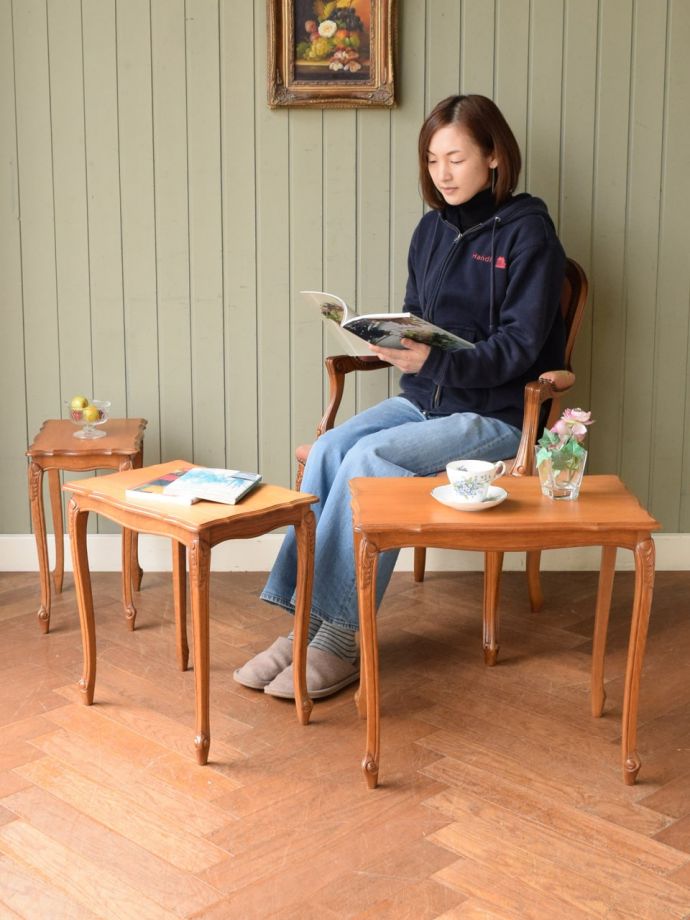 フランスアンティークのネストテーブル