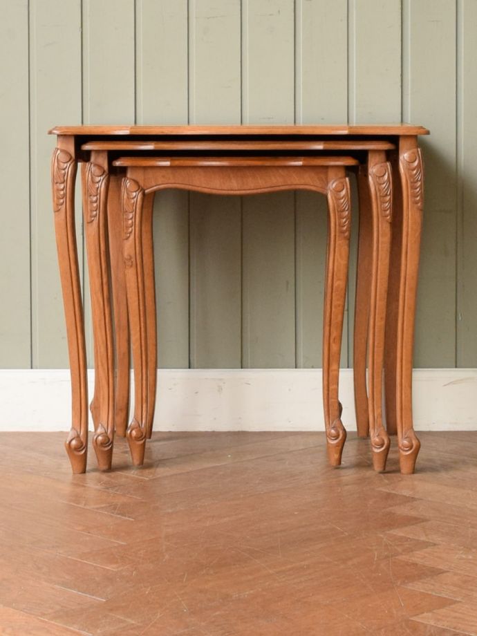 コーヒーテーブルの側面