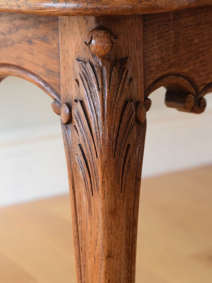 アンティークらしい彫