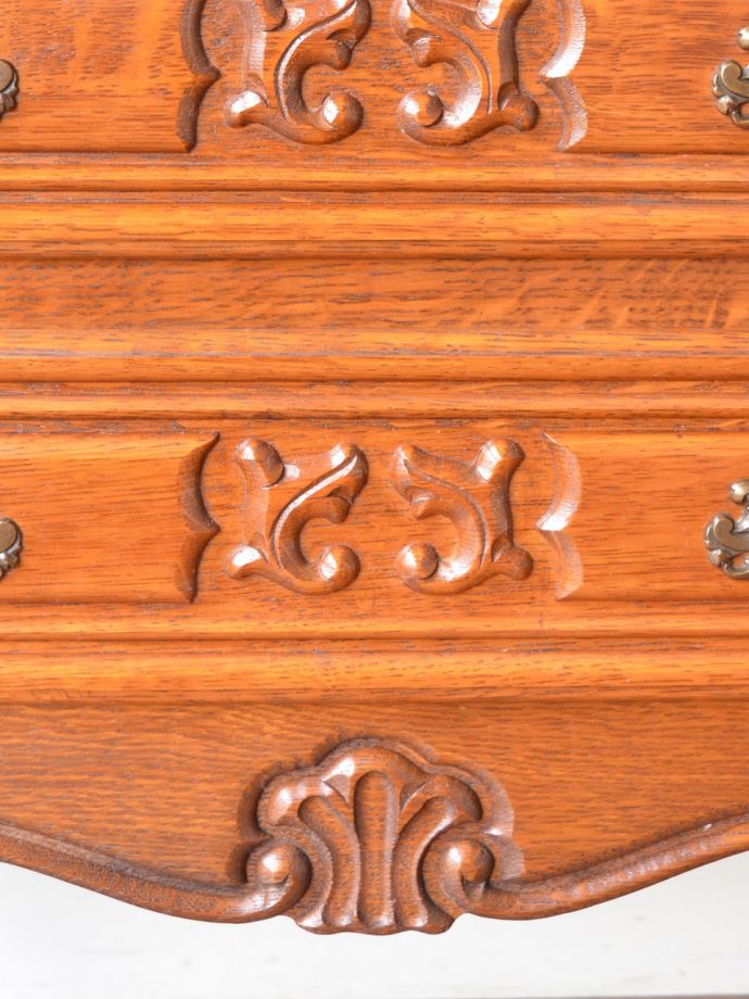 フランスらしい彫