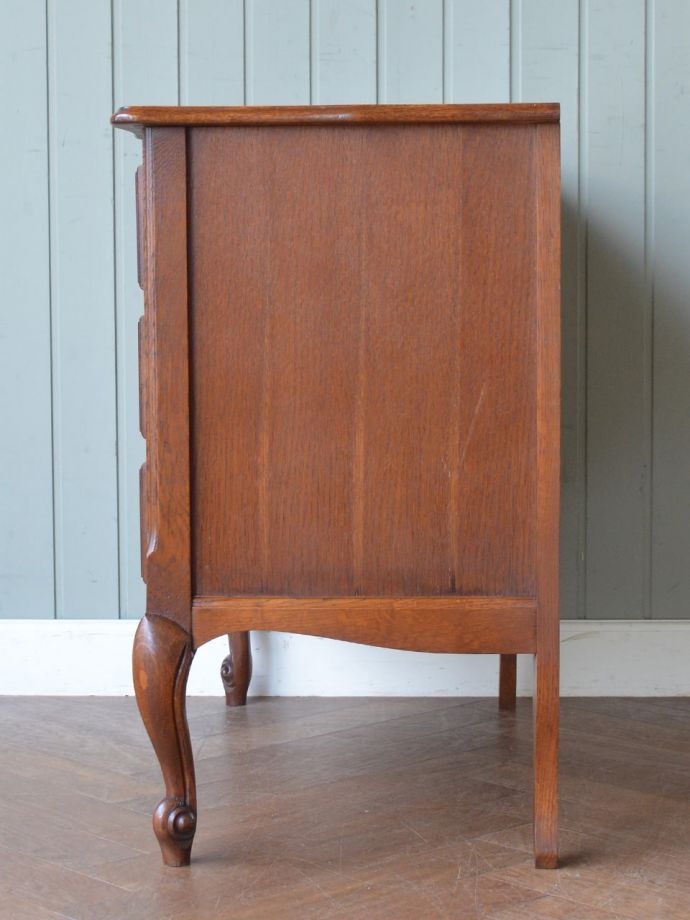 アンティークチェストの側面