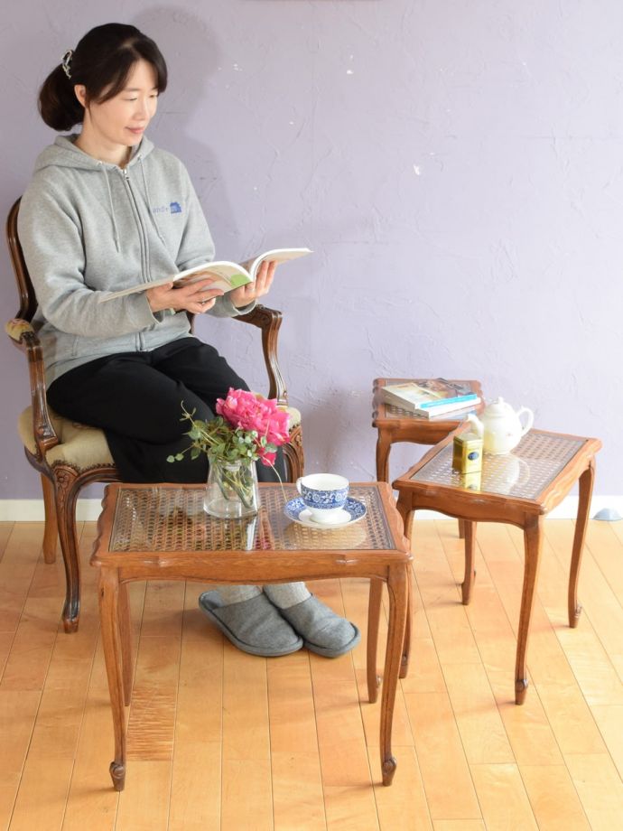 フランスアンティークのネストテーブル