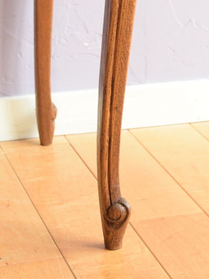 アンティークテーブルの脚