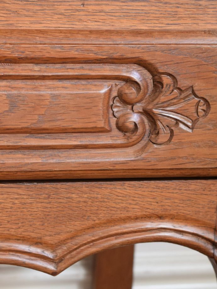 サイドボードの装飾