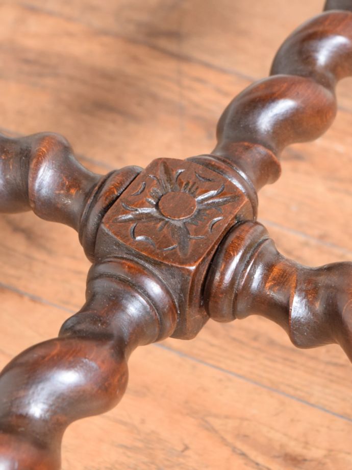 アンティークらしい彫