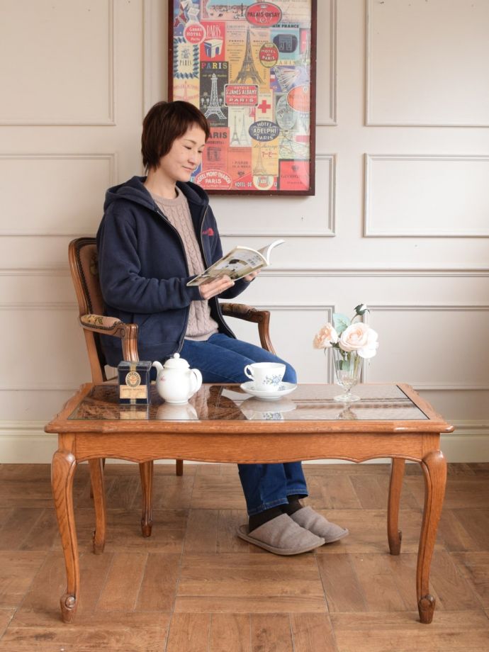 フランスの優雅なコーヒーテーブル