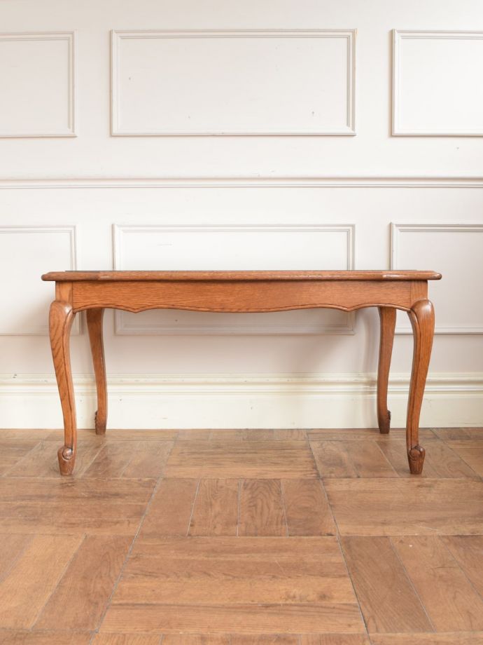 コーヒーテーブルの側面