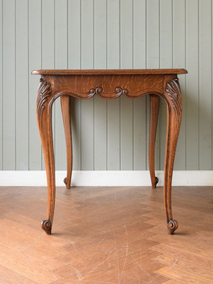 テーブルの側面