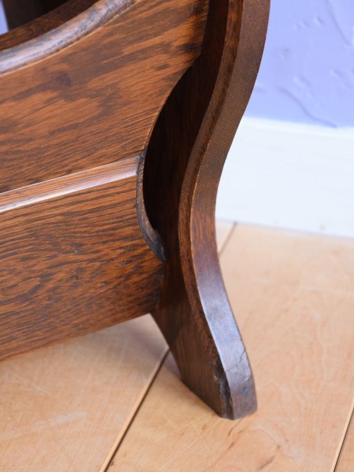 マガジンラックの脚