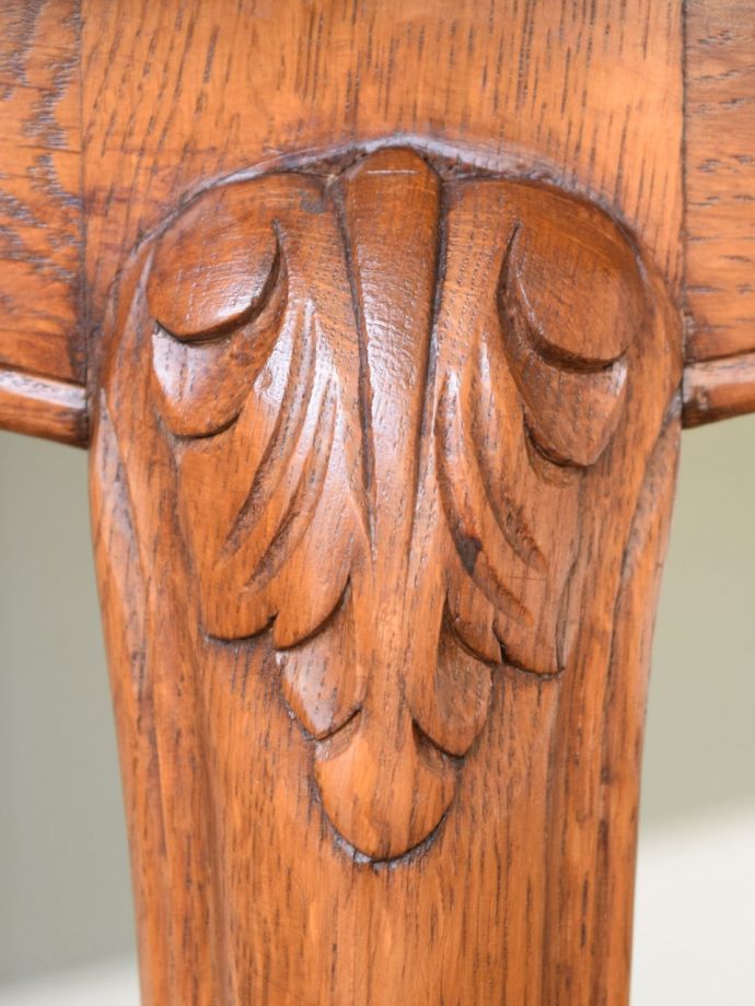 アンティークらしい彫