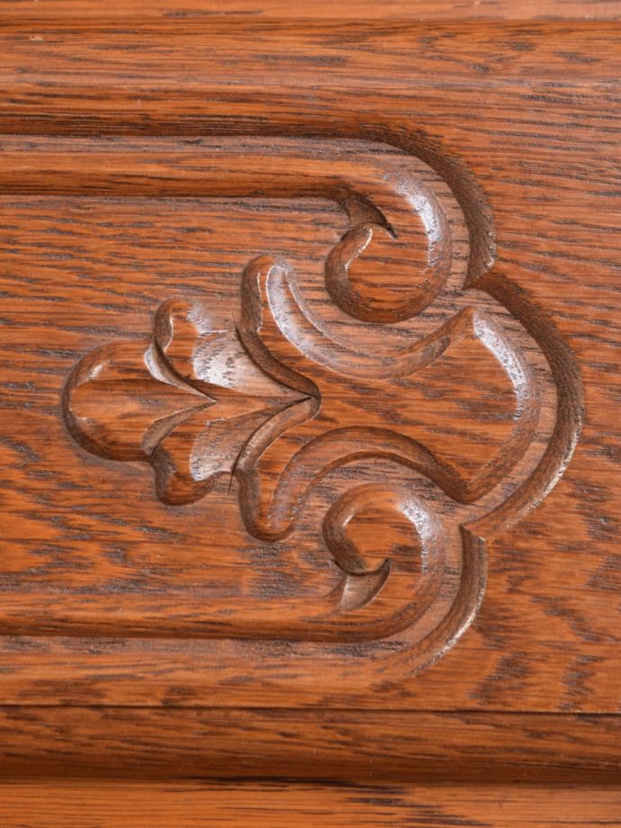 アンティークらしい彫