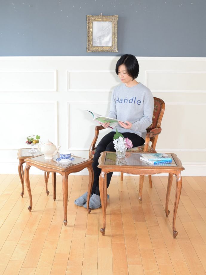 フランスアンティークのネストテーブル