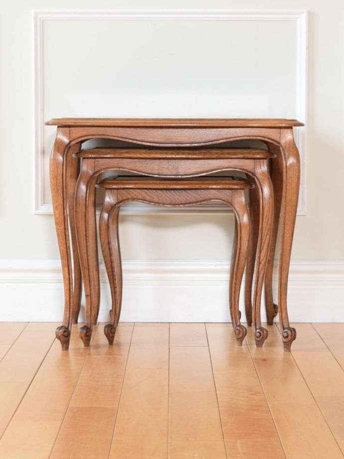 コーヒーテーブルの側面