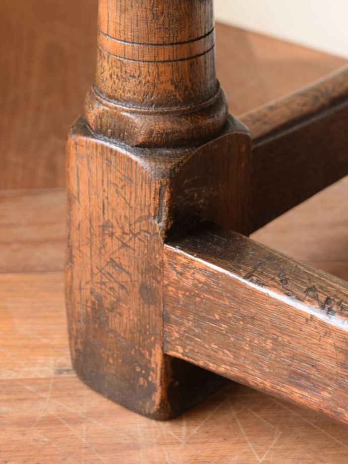 アンティーク家具の脚