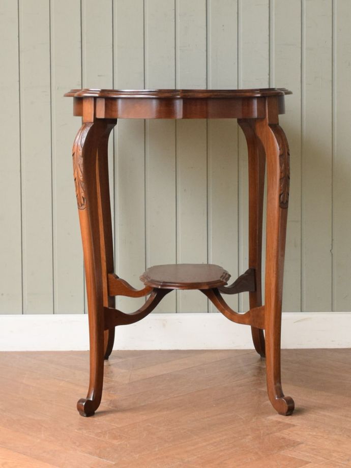 アンティーク家具の側面