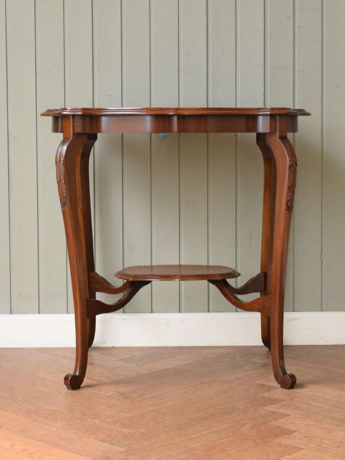 オケージョナルテーブルの側面