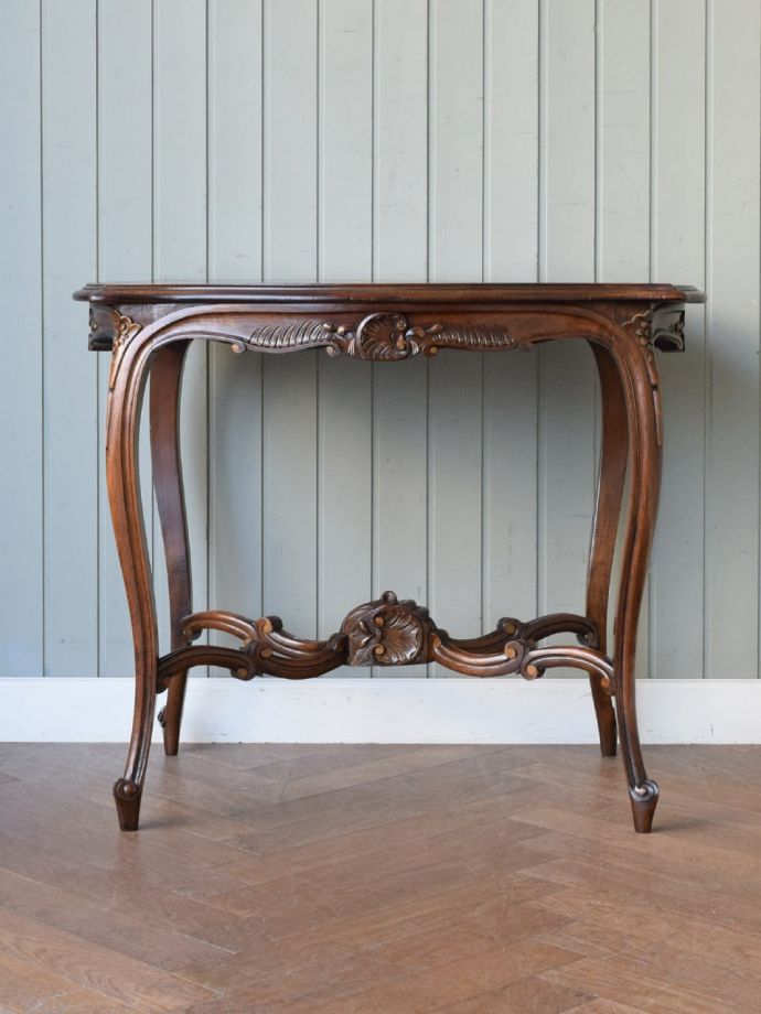 テーブルの側面