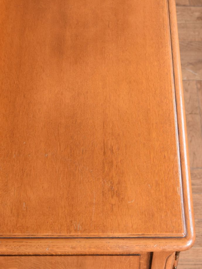 ドレッサーの天板