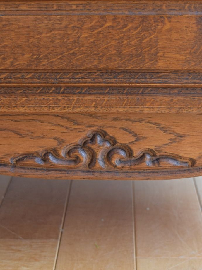 サイドボードの装飾